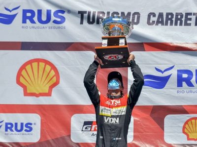 Ganó Manu Urcera y estaría soñando con el campeonato de Turismo Carretera
