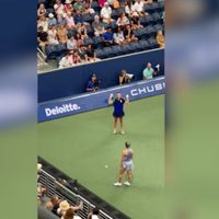 La tenista Putíntseva desprecia a recogepelotas durante juego del US Open (Video)