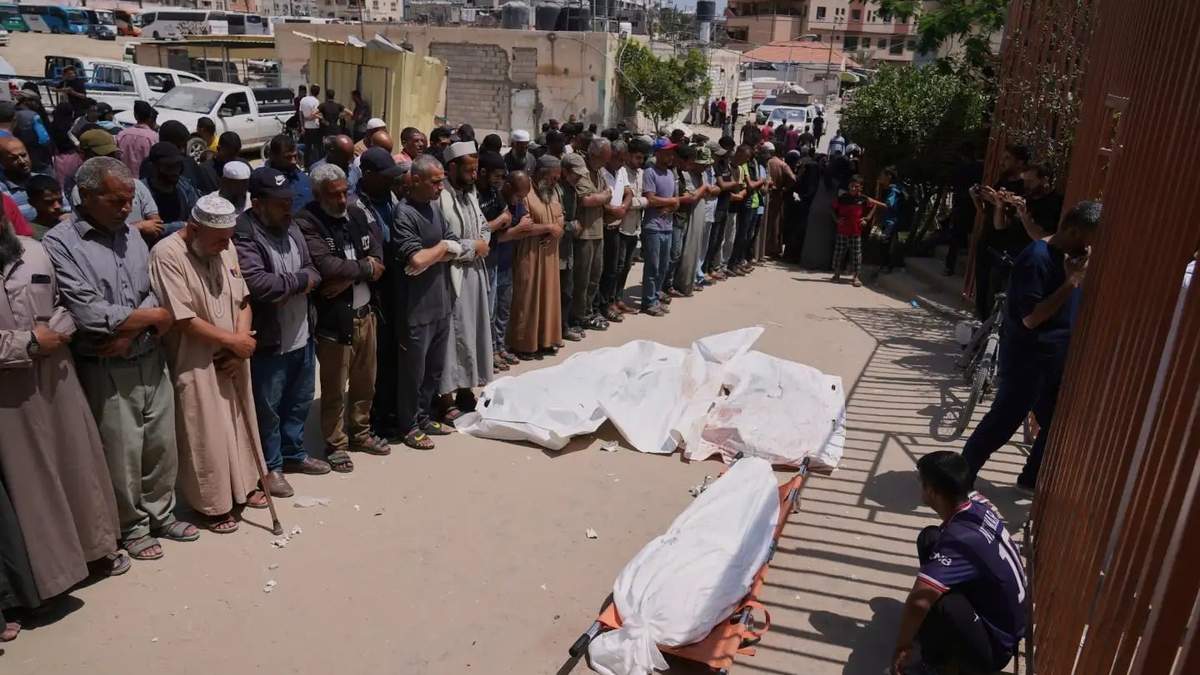 Morir de hambre o por bombardeos: gazatíes asesinados en ataque israelí cerca a centro de ayuda