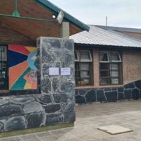 Polémica en el CPEM 51: sancionaron a alumnos egresados tras arrojar agua y encender una bengala en el edificio escolar