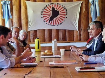 El gobernador Figueroa se reunió con miembros de la Sociedad Rural de Neuquén