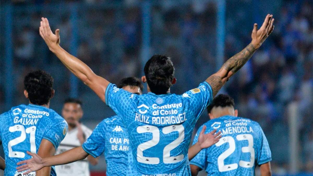 Ruiz Rodríguez abrió la cuenta para el Decano.