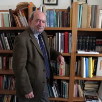 Muerte de Carlos Zolla, 'una pérdida irreparable para los estudios de la cultura y la medicina tradicional”: PUIC