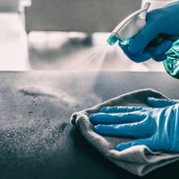 Atención: la ANMAT prohibió un desinfectante que "elimina" el coronavirus