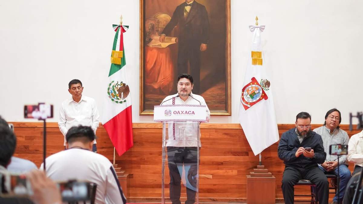 El titular de Servicios de Salud de Oaxaca (SSO), Efrén Emmanuel Jarquín González
