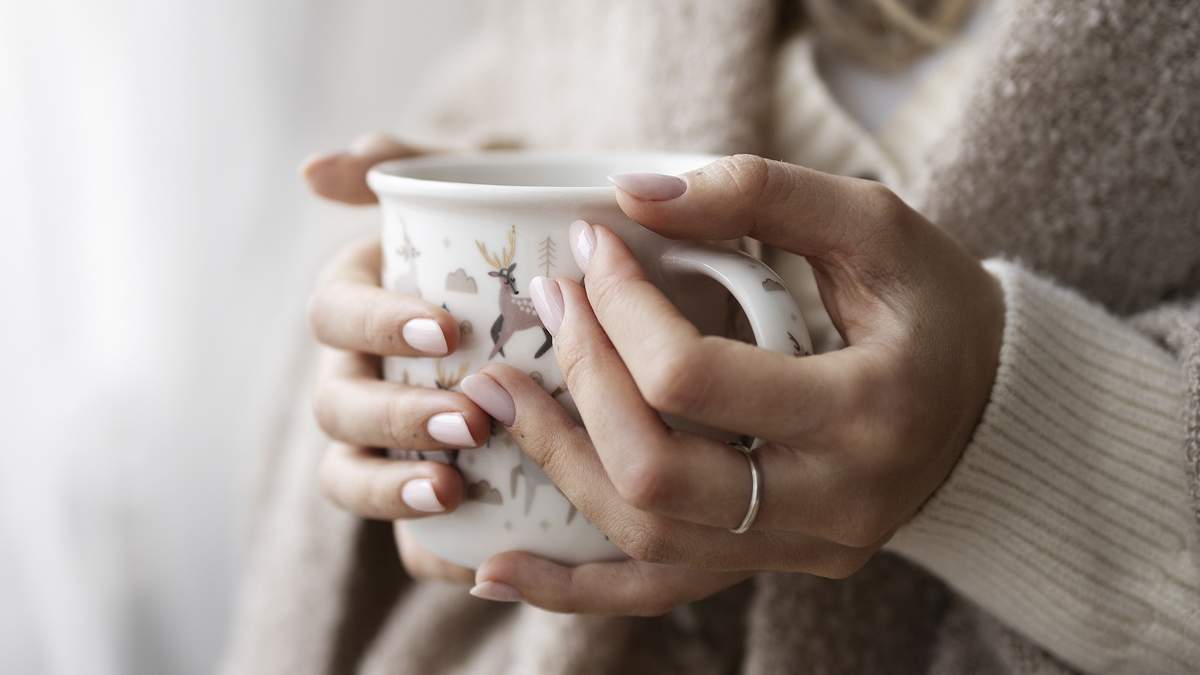 Cinco consejos para mantener tus manos hidratadas en invierno
