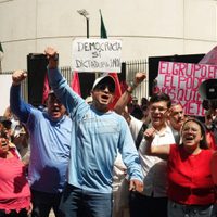 “No a la ley mordaza”: manifestantes rechazan reforma sobre telecomunicaciones en el Senado