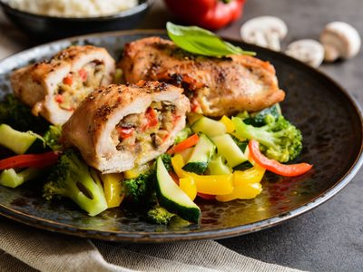 Pechugas de pollo rellenas: la receta más exquisita y fácil, para una cena de otro nivel