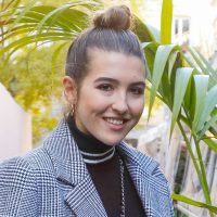 Tras la aclaración de su "barbijo", Alba Díaz cautiva con una foto al mejor estilo flamenco