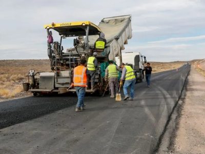En los últimos 11 meses el gobierno provincial avanzó en 16 obras viales