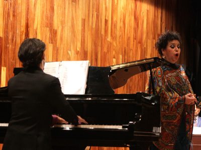 María Luisa Tamez, 36 años de mover el abanico