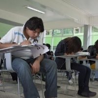Violencia escolar: más de 140 incidentes desde 2020 impulsan venta de mochilas balísticas