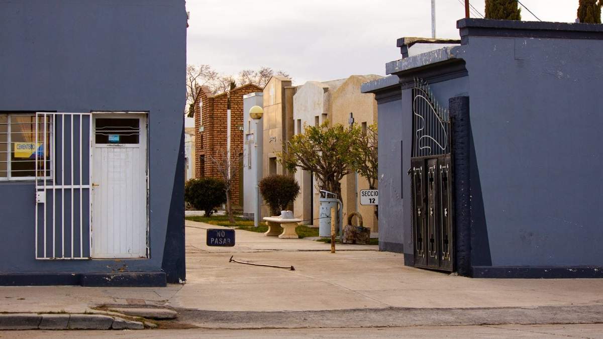 Solamente el 40% de los contribuyentes abona el espacio de cementerio en Zapala. Fuente: (Twitter).