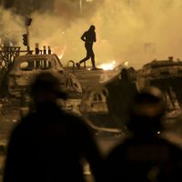 600 detenidos y 200 policías heridos en Francia en la tercera noche de disturbios