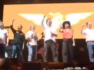 Álvarez Máynez suspende campaña tras colapso de escenario en NL (Videos)