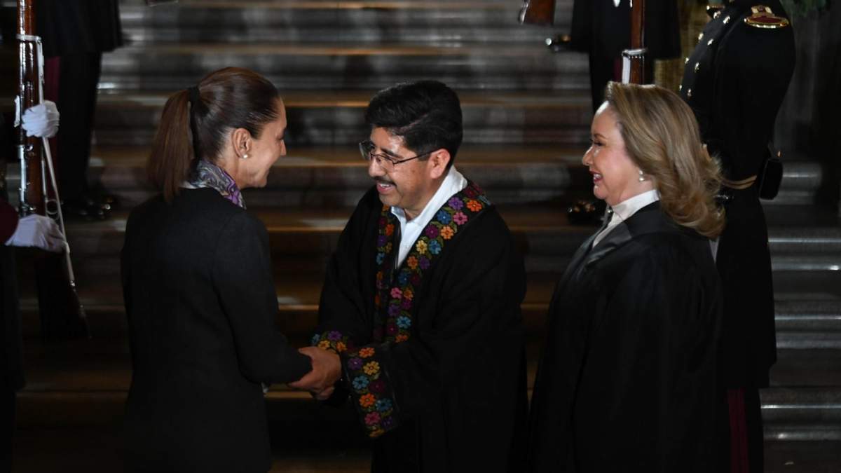 La presidenta Sheinbaum, el ministro presidente Hugo Ortiz y la ministra Yasmín Esquivel