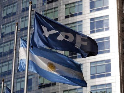 La Justicia federal ordenó a YPF pagar un importe de más de 230 millones de dólares