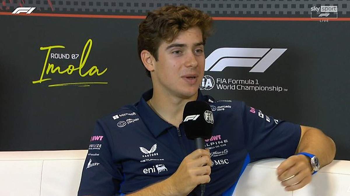 El piloto argentino Franco Colapinto palpitó su regreso a la Fórmula 1 y durante la conferencia de prensa previa al comienzo del Gran Premio de Emilia- Romaña declaró que quiere "ir paso a paso".