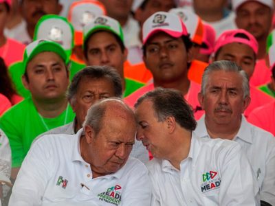 Los huachicoleros de arriba y la caída de Romero Deschamps