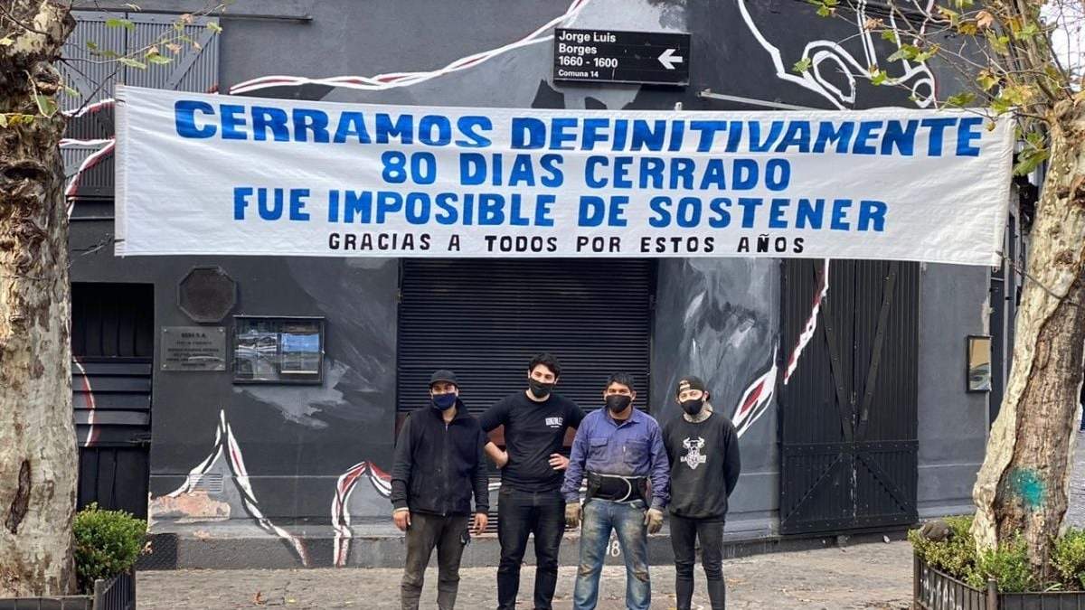 Restaurante de la Capital Federal cerrado debido a la pandemia. Fuente (Twitter)