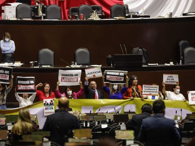 Gritos y caos en la Cámara de Diputados por el caso de Zavala, Calderón y la guardería ABC (Video)