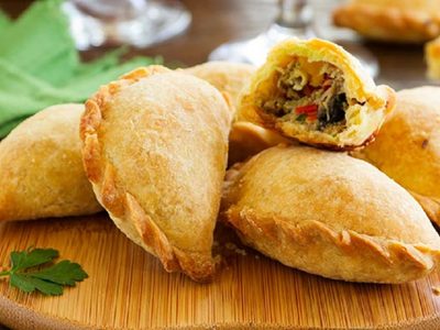 Empanadas tucumanas: el secreto de las rotiserías para que salgan iguales a las originales, bien jugosas