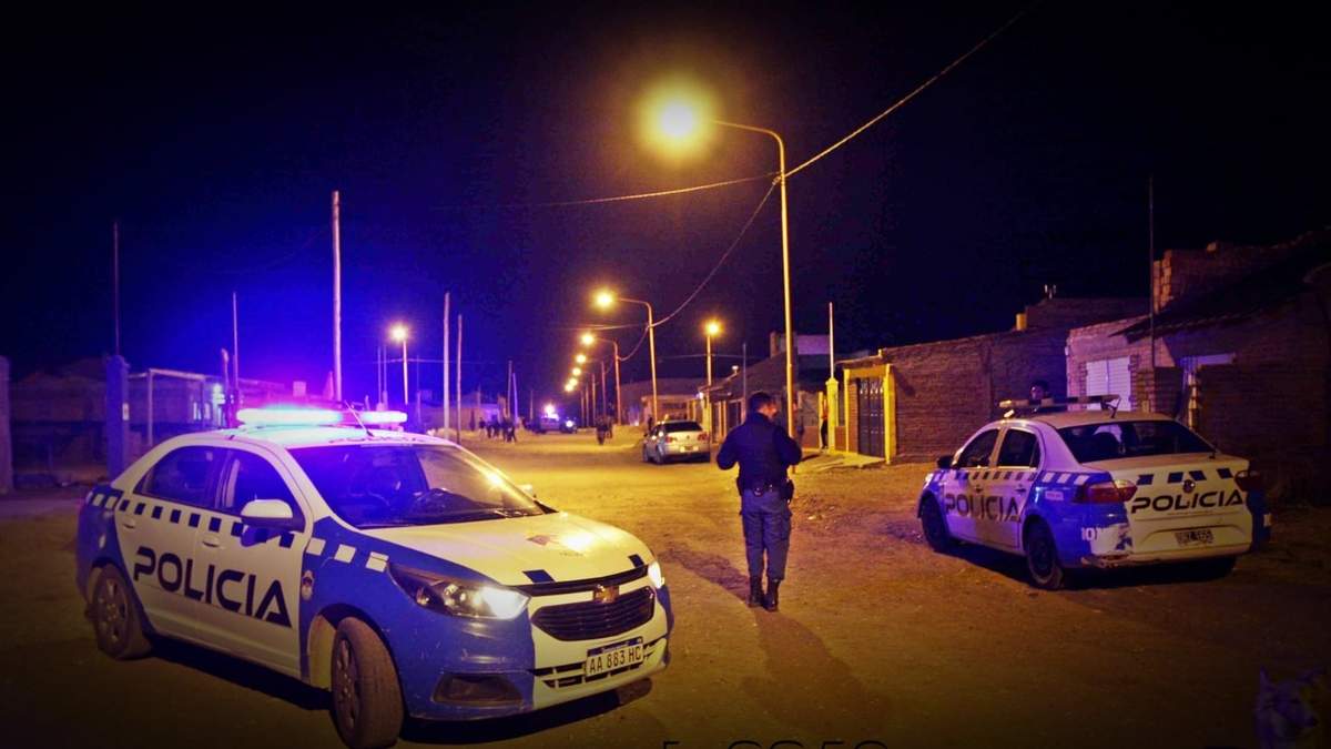 Policía de Zapala. Fuente: (Twitter)