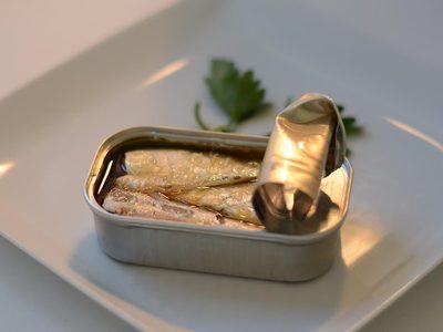 No tires las latas de sardinas: así de fácil podés crear una maceta para tus minisuculentas