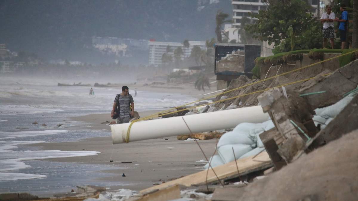 Acapulco. Huracanes que se comen la playa