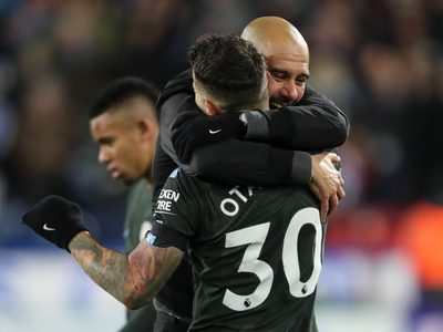 El increíble elogio de Pep Guardiola a Otamendi en su despedida del City