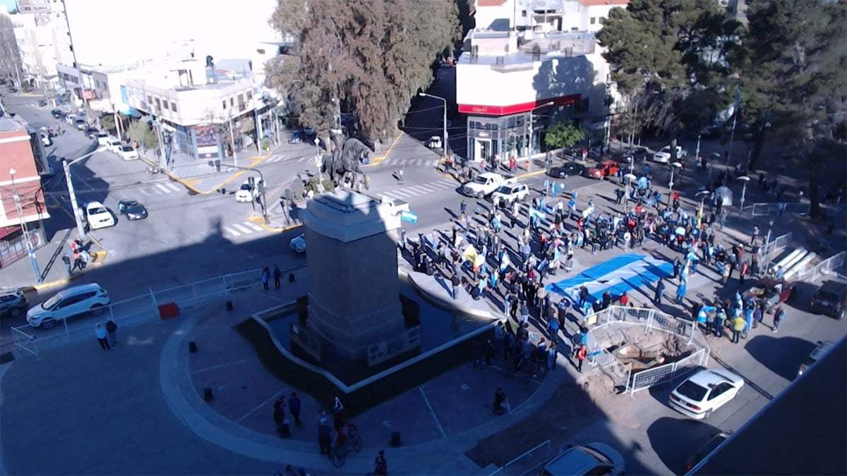 Marcha en el centro neuquino. Fuente: (Twitter)