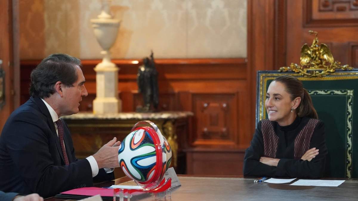 Claudia Sheinbaum con Henrique Braun, director global de Coca-Cola