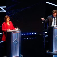 Milei enciende polémica de armas y medioambiente en el último debate presidencial en Argentina