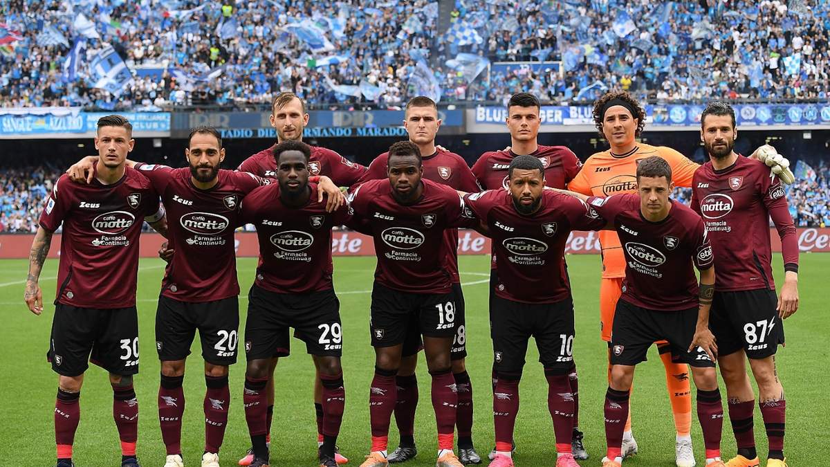 Memo Ochoa con el Salernitana