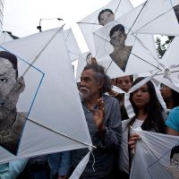En Juchitán, muestra de 43 papalotes y 20 carteles por Ayotzinapa