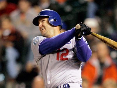 Kent es elegido al Salón de la Fama del beisbol; Fernando Valenzuela, Bonds y Clemens quedan fuera