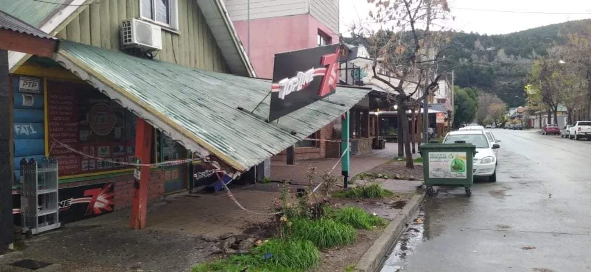 Local destruido en San Martin de los Andes. Fuente: (Realidad Sanmartinense)