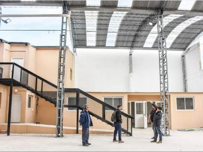 Educación recorrió las obras de acondicionamiento de tres edificios escolares en la Confluencia