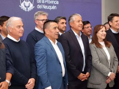 Figueroa acordó con los municipios la descentralización de los nuevos créditos para vivienda