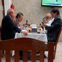 '¿Comió bien? 50 millones de mexicanos no”, espetan al "Jefe" Diego tras departir con Romero Deschamps (video)