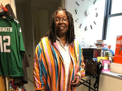 Whoopi Goldberg fue suspendida en el programa The View por comentarios “erróneos y dañinos”