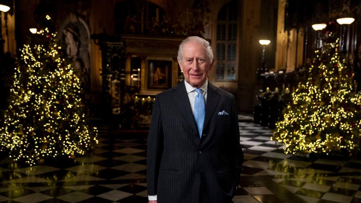 El rey Carlos III al dar su discurso en la Abadía de Westminster en Londres el 11 de diciembre del 2025