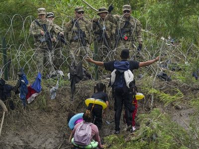 EU reporta el nivel más bajo en aprehensiones de indocumentados en 55 años