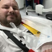 Niclas Füllkrug, futbolista alemán, fractura la mano de un aficionado con un balonazo