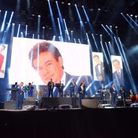 Llanto fiel del Zócalo a 'El Príncipe de la canción”