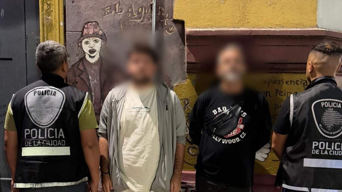 Dos sujetos detenidos por vender tickets falsos para ver a Huracán.