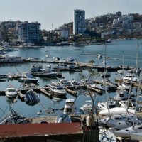 AMLO lanza plan para reconstrucción de Acapulco; adelantarán pago de pensiones