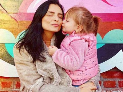 No aguantó: Aislinn Derbez respondió a quienes criticaron la sonrisa de su hija