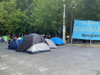 Barrios de Pie realiza un corte total en el centro de Neuquén Capital