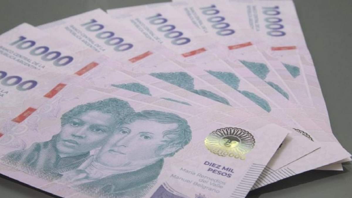 El bono para jubilados no aumenta desde marzo. Fuente: (X)